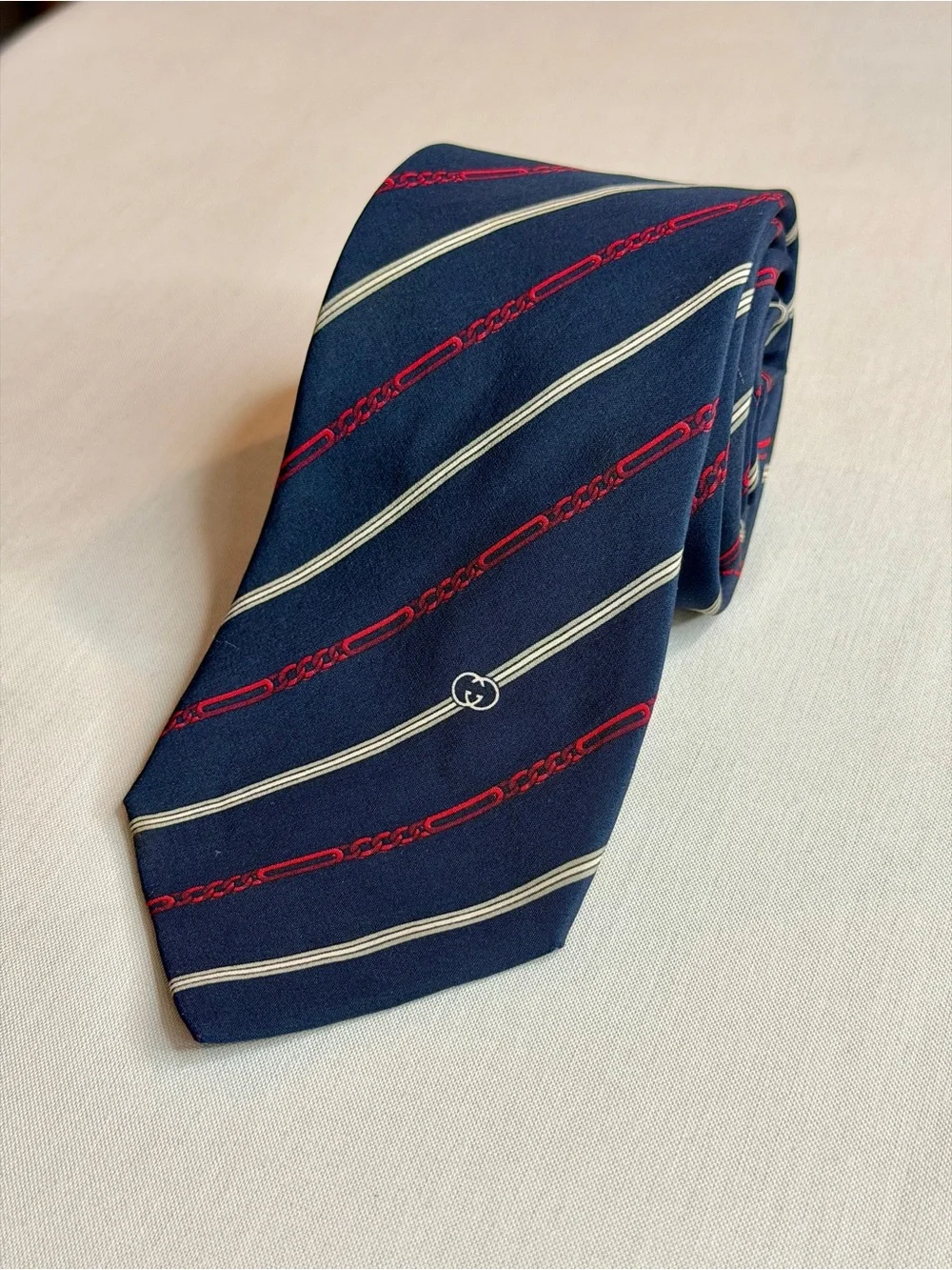 Gucci Navy Silk Tie with Red and Cream Stripes